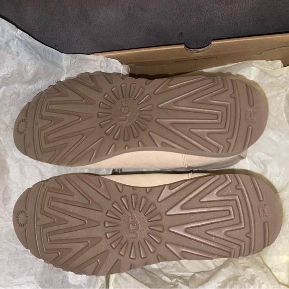 Ugg boots - Picture 4 of 6